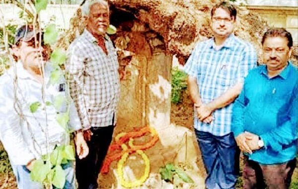 ପରିତ୍ୟକ୍ତ ଅବସ୍ଥାରେ ବରପୁତ୍ର ନୀଳମଣି ବିଦ୍ୟାରତ୍ନଙ୍କ ସମାଧିପୀଠ