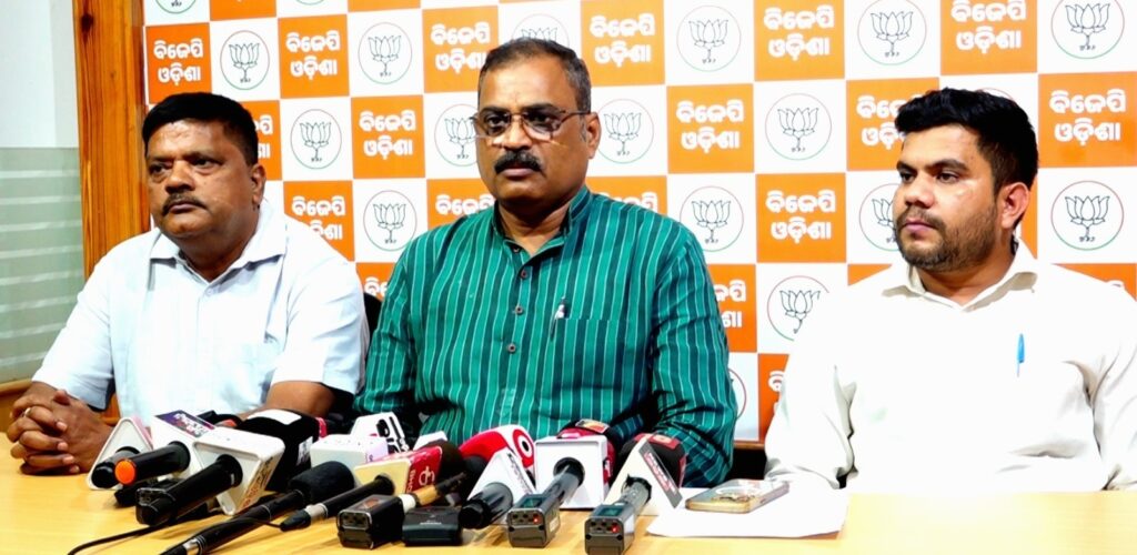 ହତ୍ୟାକାଣ୍ଡର ରାଜନୀତିକରଣ ହେବା ଅନୁଚିତ : ବିଜେପି ହତ୍ୟାକାଣ୍ଡର ରାଜନୀତିକରଣ ହେବା ଅନୁଚିତ : ବିଜେପି