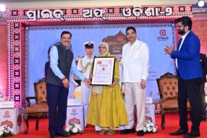 `ସେବାରେ ବ୍ରତୀ ଥିବା ଲୋକେ ଆମ ସୁପରହିରୋ’