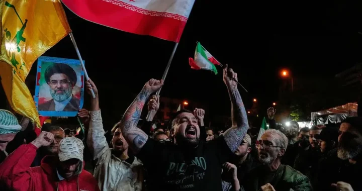 ଆମେରିକା-ଇରାନ ଯୁଦ୍ଧବିରତି,ଭାରତୀୟମାନଙ୍କୁ ଯଥାଶୀଘ୍ର ଇରାନ ଛାଡିବାକୁ ନିର୍ଦ୍ଦେଶ ଦିଆଯାଇଛି ଆମେରିକା-ଇରାନ ଯୁଦ୍ଧବିରତି,ଭାରତୀୟମାନଙ୍କୁ ଯଥାଶୀଘ୍ର ଇରାନ ଛାଡିବାକୁ ନିର୍ଦ୍ଦେଶ ଦିଆଯାଇଛି