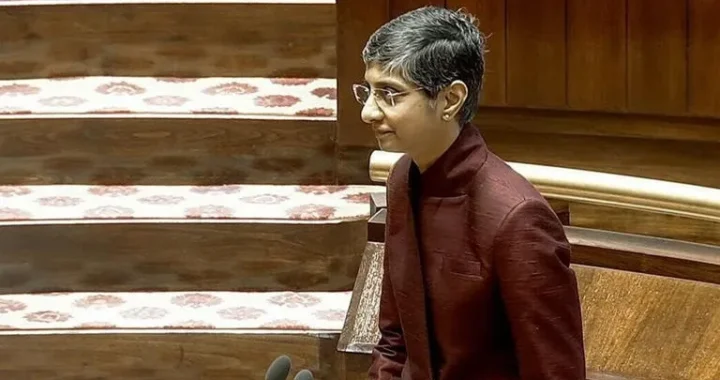 ରାଜ୍ୟସଭା ଇତିହାସରେ ପ୍ରଥମ ଶପଥ ନେଲେ ତୃତୀୟଲିଙ୍ଗୀ ସାଂସଦ ମେନକା ଗୁରୁସ୍ୱାମୀ