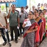 ପଶ୍ଚିମବଙ୍ଗ ଓ ତାମିଲନାଡୁ: କାହା ମୁଣ୍ଡରେ ପିନ୍ଧାଇବେ ଜନତା ବିଜୟ ତିଳକ?