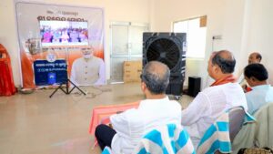 ନିଜ ଗାଁ ନାଲମରେ ପ୍ରଧାନମନ୍ତ୍ରୀଙ୍କ ‘ମନ୍ କୀ ବାତ୍’ ଶୁଣିଲେ କେନ୍ଦ୍ରମନ୍ତ୍ରୀ