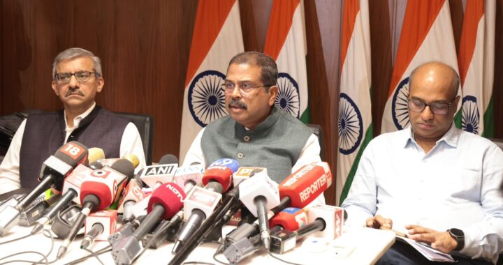 ନୂଆଦିଲ୍ଲୀରେ ନିଟ୍ ପରୀକ୍ଷାକୁ ନେଇ କେନ୍ଦ୍ର ଶିକ୍ଷା ମନ୍ତ୍ରୀଙ୍କ ସାମ୍ବାଦିକ ସମ୍ମିଳନୀ