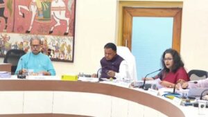 ପେଟ୍ରୋଲ ଓ ଡିଜେଲ ଖର୍ଚ୍ଚକାଟ ପାଇଁ ରାଜ୍ୟ ସରକାରଙ୍କ ପଦକ୍ଷେପ ,ପ୍ରଶାସନକୁ ୮-ସୂତ୍ରୀ ନିର୍ଦ୍ଦେଶାବଳୀ ଦେଲେ ମୁଖ୍ୟମନ୍ତ୍ରୀ ମୋହନ ମାଝୀ