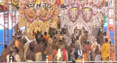 ଗଜାନନ ବେଶରେ ସଜେଇ ହୋଇଛନ୍ତି ଚତୁର୍ଦ୍ଧାମୂର୍ତ୍ତି,ମହାପ୍ରଭୁଙ୍କ ଦର୍ଶନ ପାଇଁ ପୁରୀକୁ ଲକ୍ଷ ଲକ୍ଷ ଭକ୍ତଙ୍କ ସୂଅ ଛୁଟିଛି