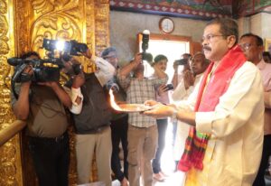 ନରେନ୍ଦ୍ର ମୋଦିଙ୍କ ଶାସନର ୧୨ ବର୍ଷ ପୂର୍ତ୍ତି: ଦିଲ୍ଲୀ ଜଗନ୍ନାଥ ମନ୍ଦିରରେ ମହାପ୍ରଭୁଙ୍କ ଦର୍ଶନ କଲେ କେନ୍ଦ୍ରମନ୍ତ୍ରୀ ଧର୍ମେନ୍ଦ୍ର ପ୍ରଧାନ