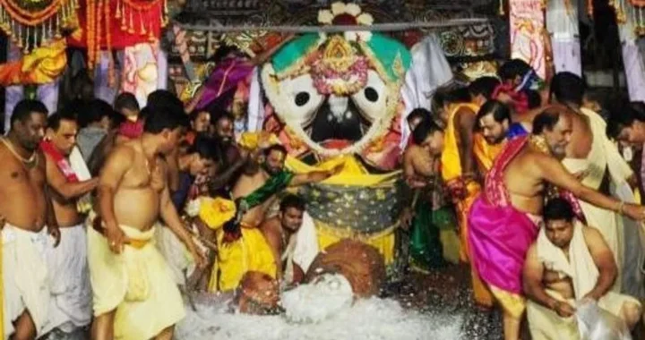 ଆଜି ପବିତ୍ର ଦ୍ୱାଦଶୀ ତିଥିରେ ରଥ ଉପରେ ଚତୁର୍ଦ୍ଧାମୂର୍ତ୍ତିଙ୍କ ଅଧରପଣା ନୀତି ଶାନ୍ତିଶୃଙ୍ଖଳାର ସହ ସମ୍ପନ୍ନ ଆଜି ପବିତ୍ର ଦ୍ୱାଦଶୀ ତିଥିରେ ରଥ ଉପରେ ଚତୁର୍ଦ୍ଧାମୂର୍ତ୍ତିଙ୍କ ଅଧରପଣା ନୀତି ଶାନ୍ତିଶୃଙ୍ଖଳାର ସହ ସମ୍ପନ୍ନ