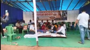 ଆମରଣ ଅନଶନ ବେଳେ ଅସୁସ୍ଥ ହେଲେ ଚାମେଲି ଓଝା,କ୍ୟାପିଟାଲ ହସ୍ପିଟାଲରେ ଭର୍ତ୍ତି ହେଲେ ଚାମେଲି