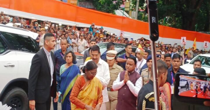 ତପ୍ତପାଣିରେ ମା’ କନ୍ଧୁଣୀ ଦେବୀ ମନ୍ଦିରରେ ପୂଜାର୍ଚ୍ଚନା କଲେ ରାଷ୍ଟ୍ରପତି ତପ୍ତପାଣିରେ ମା’ କନ୍ଧୁଣୀ ଦେବୀ ମନ୍ଦିରରେ ପୂଜାର୍ଚ୍ଚନା କଲେ ରାଷ୍ଟ୍ରପତି