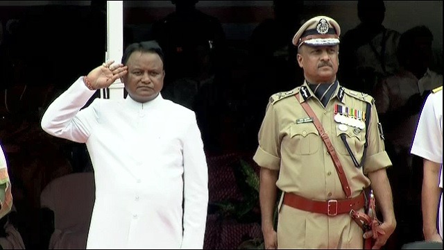 ଗାନ୍ଧୀ ମାର୍ଗରେ ପତ୍ତାକା ଉତ୍ତଳନ କଲେ ମୁଖ୍ୟମନ୍ତ୍ରୀ ମୋହନ ଚରଣ ମାଝୀ, ମହାତ୍ମା ଗାନ୍ଧୀଙ୍କ ସମେତ ଅନ୍ୟ ସ୍ୱାଧୀନତା ସଂଗ୍ରାମୀଙ୍କ ତ୍ୟାଗ, ତିତିକ୍ଷା ଓ ବଳିଦାନକୁ କଲେ ସ୍ମରଣ