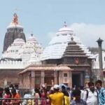 “କେହି ରହି ନାହିଁ ରହିବେ ନାହିଁଟି ଭବରଙ୍ଗ ଭୂମି ତଳେ, ସର୍ବେ ନିଜ ନିଜ ଅଭିନୟ ସାରି ବାହୁଡ଼ିବେ କାଳ ବଳେ “