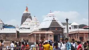 “କେହି ରହି ନାହିଁ ରହିବେ ନାହିଁଟି ଭବରଙ୍ଗ ଭୂମି ତଳେ, ସର୍ବେ ନିଜ ନିଜ ଅଭିନୟ ସାରି ବାହୁଡ଼ିବେ କାଳ ବଳେ “