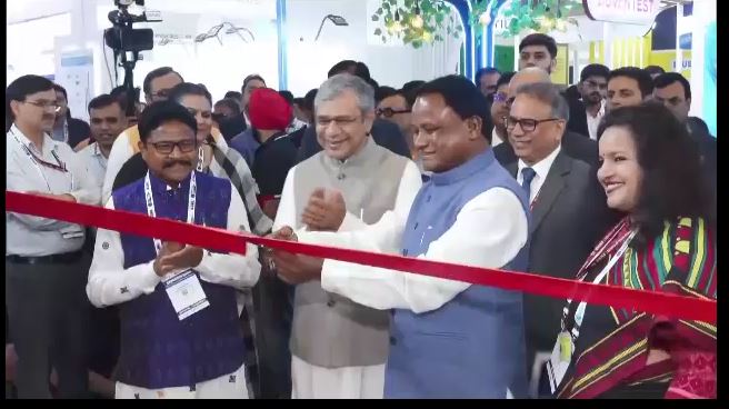 ସେମିକନ ଇଣ୍ଡିଆ-୨୦୨୬: ବିଶ୍ବସ୍ତରୀୟ କମ୍ପାନୀ ଇଣ୍ଟେଲ ଓ 3DGS ମଧ୍ୟରେ ଏମଓୟୁ ସ୍ବାକ୍ଷର,ଓଡ଼ିଶାରେ ବ୍ୟାପକ ନିବେଶ କରିବା ଲାଗି ଲକ୍ଷ୍ୟ ଧାର୍ଯ୍ୟ