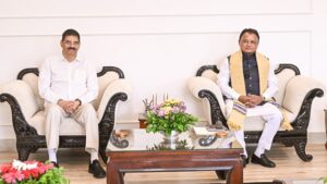 ରାଜ୍ୟପାଳଙ୍କୁ ଭେଟିଲେ ମୁଖ୍ୟମନ୍ତ୍ରୀ ମୋହନ ମାଝୀ  ,ଲୋକଭବନରେ ରାଜ୍ୟପାଳଙ୍କୁ ଭେଟି ତାଙ୍କ ସହ ସୌଜନ୍ୟମୂଳକ ଆଲୋଚନା କରିଛନ୍ତି ମୁଖ୍ୟମନ୍ତ୍ରୀ ।